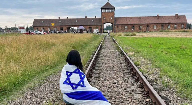 להיות עובדת סוציאלית של ניצולי שואה בתקופה הזאת