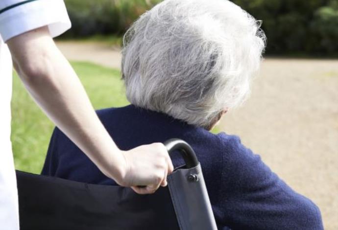 מבצע סיוע ענק לניצולי שואה המרותקים לבתיהם